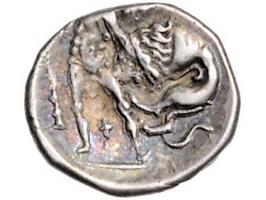 Griekse munten Calabria, Tarentum, Diobol ca. 325-280 BC, AR 1.14 g. - Obv: Head of Athena right, wearing crested Attic helme