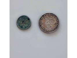 Afslag in zilver duit West Friesland 1702 ZF, bijgevoegd gulden Utrecht 1764 ZF-PR