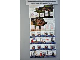 nominaal w.b. ca. EUR790, NL1 (ca. 600x), Kerst (34x) en Internationaal (16x) in 3 albums, prestigeboekjes, postzegelmapjes e