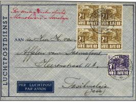 Karbouw 2½ cent sepia in blok van 4 en 7½ cent paars op luchtpost envelop van Manokwari 23-8-1940 naar Tasikmalaja, pracht ex