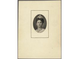 Afdruk van het hoofd van Koningin Wilhelmina, gebruikt voor het middenstuk van de Jubileumuitgifte 1923, op geelachtig karton