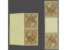7½ cent bruin in keerdrukparen met en zonder tussenstrook (61c licht gevouwen op tanding) met certificaat NKD 2012, cat.w. 10