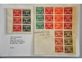 Vliegende duif 5 cent t/m 50 cent alle in strip van 3 en 7½ + 2½ cent 3 paren alle met overdruk Specimen/ Collection/ Maurita