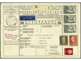 Meeuw 25 gulden grijszwart in strip van 3 op pakketkaart van Tilburg 6-7-1955 via Amsterdam naar Kowloon (Hong Kong), vrijwel