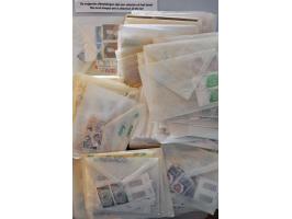 stock 1944-1988 ** including better sets, miniature sheets, préoblitérés etc. sorted in glassines in small box. Extremely hig